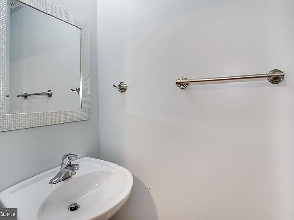 5th image of 8037 Horseshoe Cottage Cir