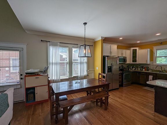 4th image of 1016 Carolyn Ave