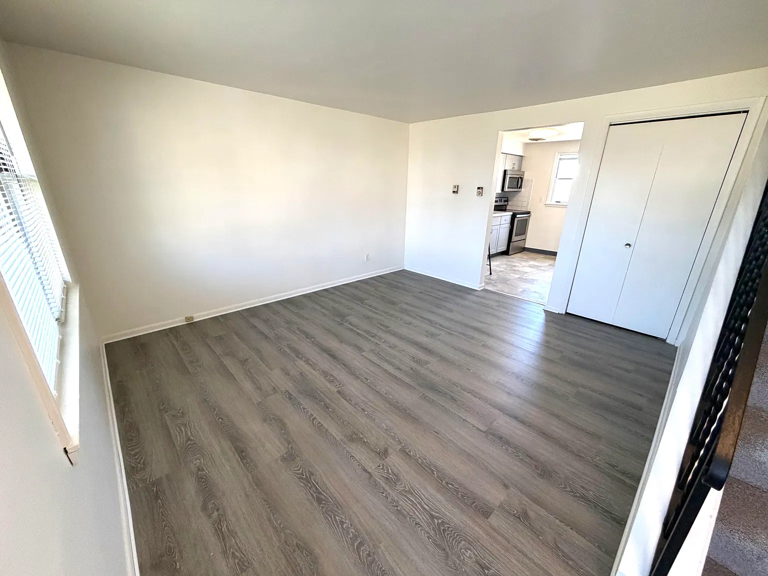 550 Elm St — Photo 3
