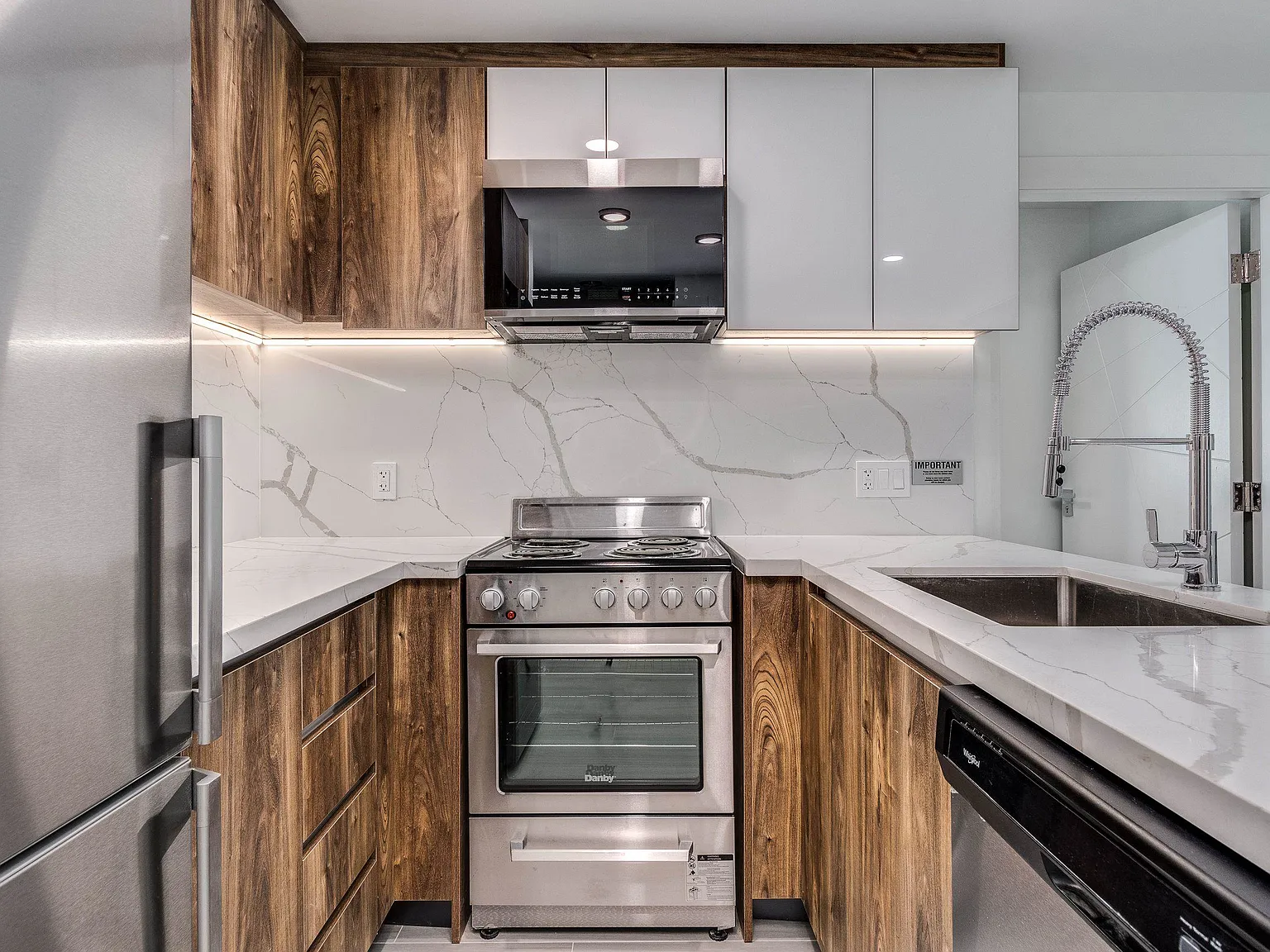 2 bed, 705 sqft, $3,590 — Photo 4