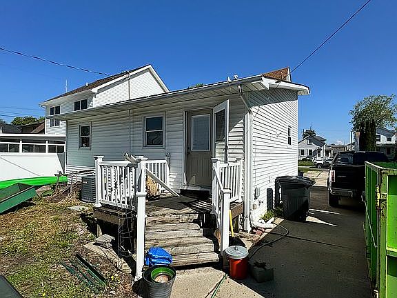 5th image of 637 Orange St