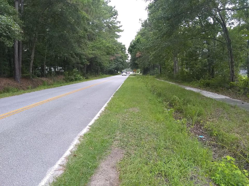 2nd image of 1427 Hamlin Rd