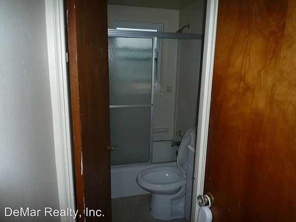 4th image of 4626 Middle Dr