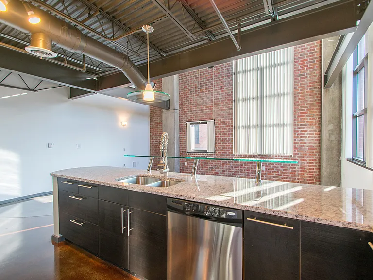 3110 Thomas Ave #502 — Photo 8