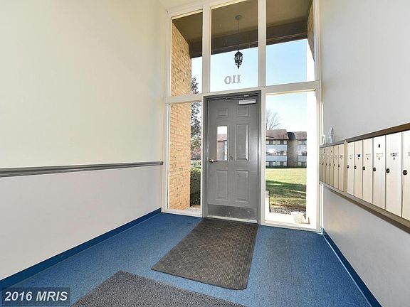 4th image of 110 Royal Oak Dr APT B