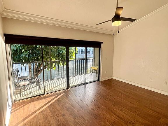 3rd image of 980 NW North River Dr APT 125