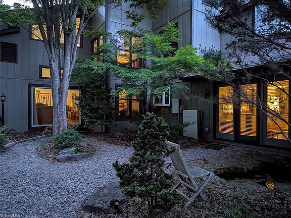 3rd image of 4220 Hollow Oak Ct