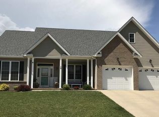 19 Mahogany Dr, Stuarts Draft, VA 24477
