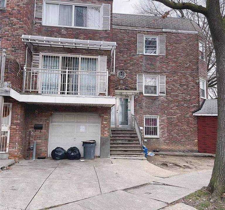 1st image of 42-97 Crommelin Ave
