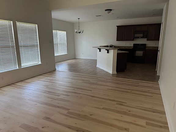 4th image of 23286 Mango Dr