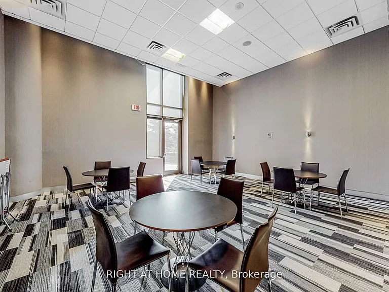 273 S Park Rd #518 — Photo 17