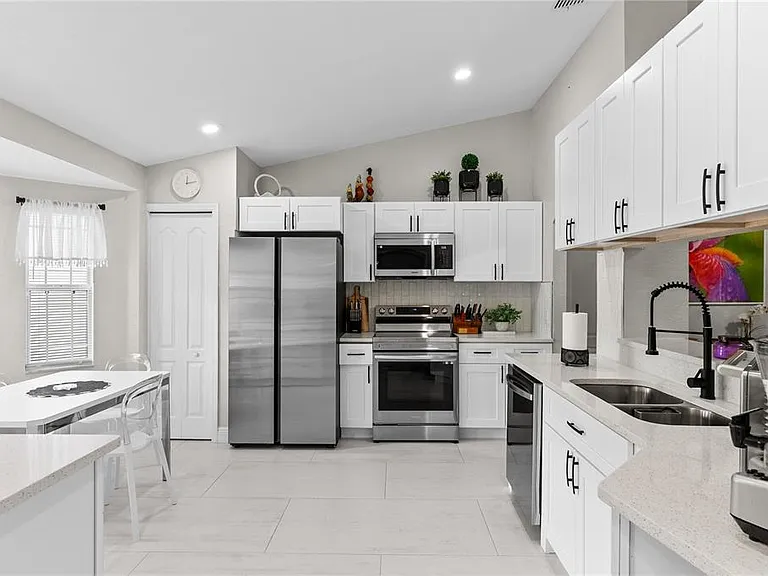 8207 Westmont Terrace Dr — Photo 13