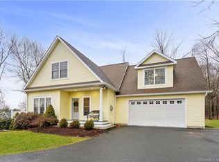 16 Blueberry Hill Rd, Bridgewater, CT 06752