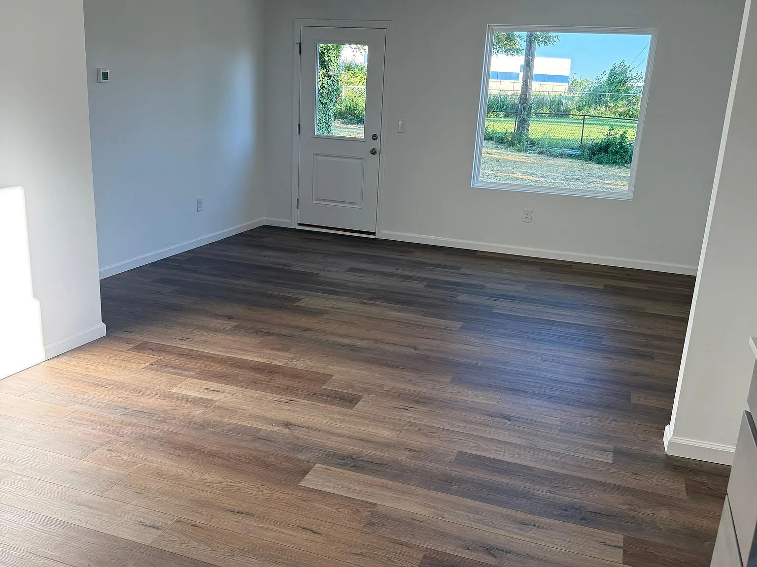 3 bed, 1100 sqft, $1,900 — Photo 3