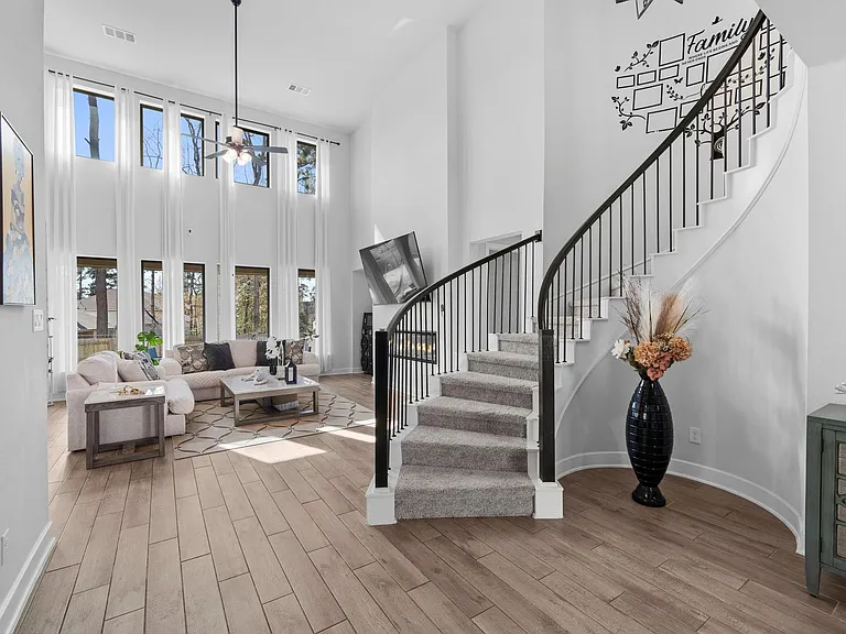 511 Carina Gaze Dr — Photo 3