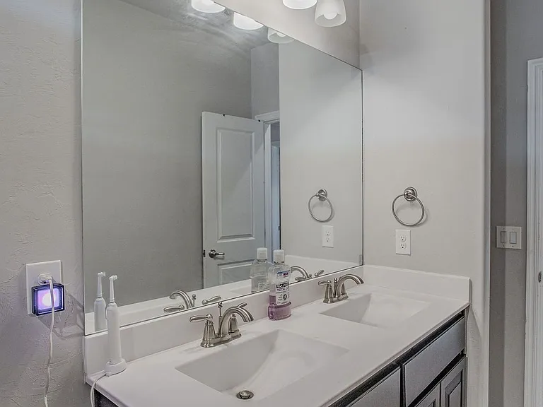2501 Caden Ct — Photo 37