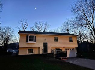 15 Colonial Ave, Fishkill, NY 12524