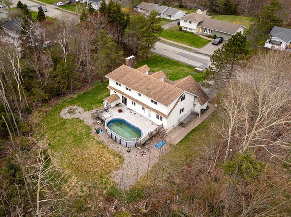204 Fatima Dr, Sydney River, NS B1S 1L8