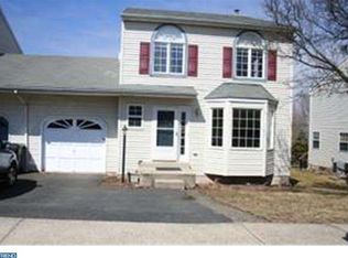 305 Aronimink Dr, Royersford, PA