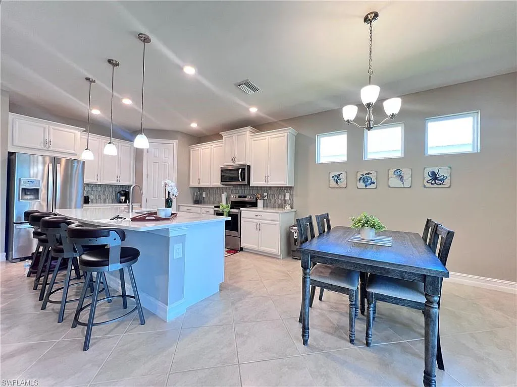 3 bed, 3.5 bath, 2225 sqft, $6,500 — Photo 3