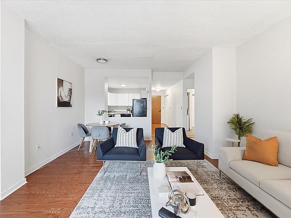 4th image of 1 Greene St APT 606