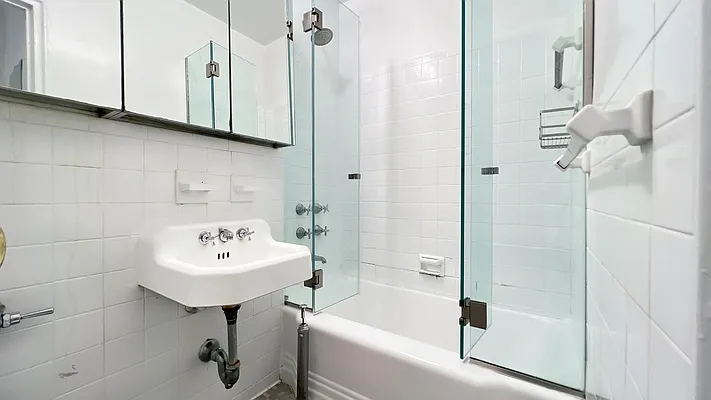 Rented by Brick&Mortar | media 13