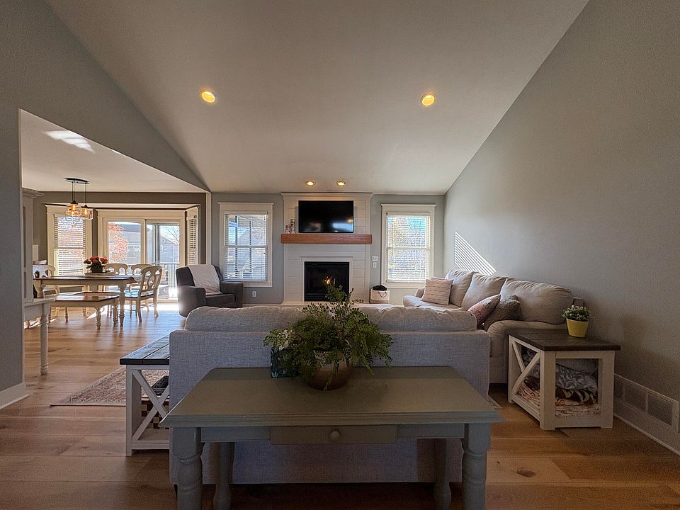 4696 Stonewood Ct, Hudsonville, MI 49426 | Zillow