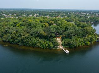 9002 Riley Lake Rd, Eden Prairie, MN 55347