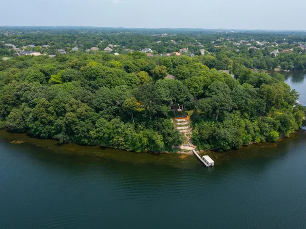 9002 Riley Lake Rd, Eden Prairie, MN 55347