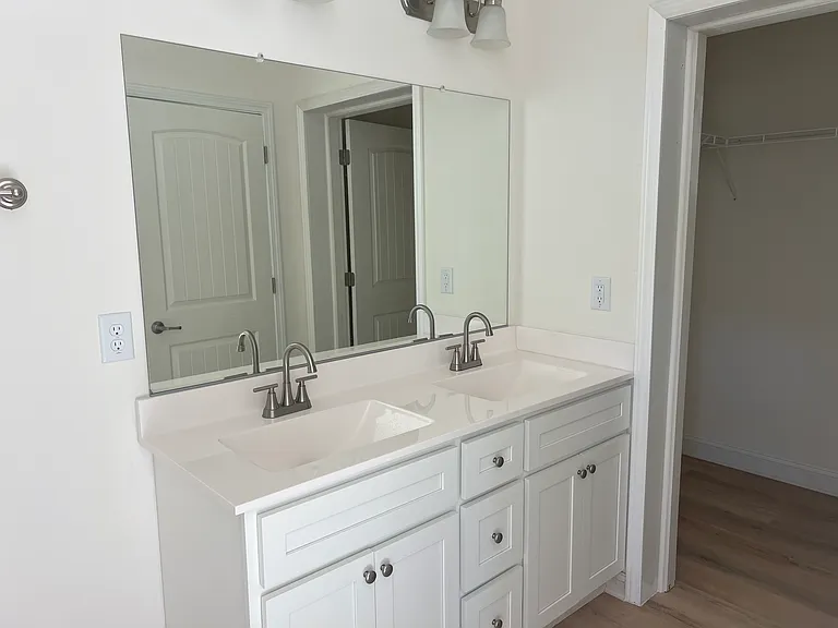 153 Shadowgate Dr — Photo 13