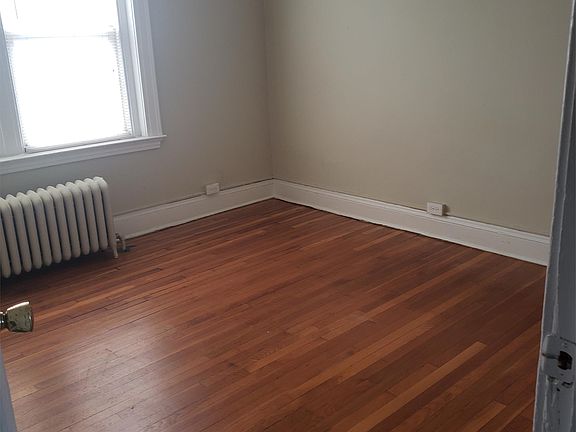 4th image of 1533 Chapel St #304