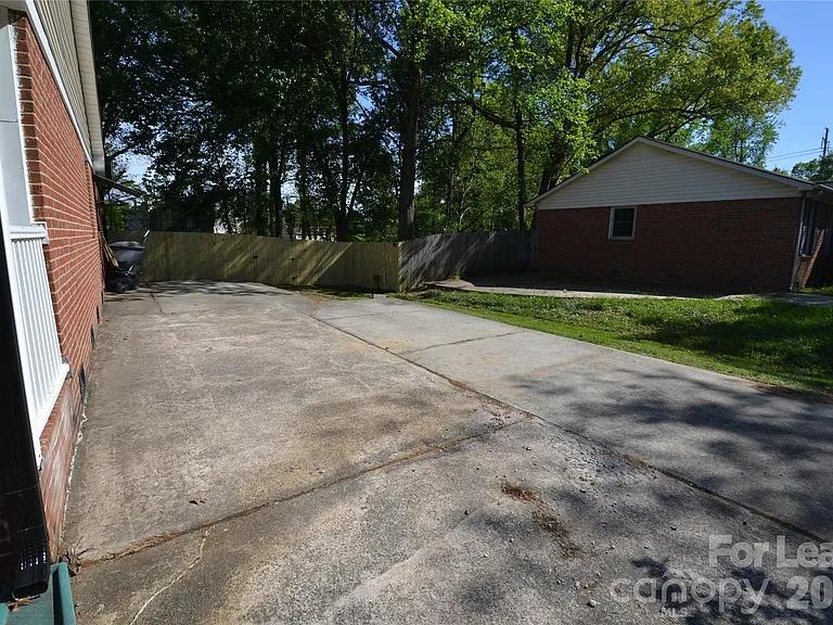 1422 Thermal Rd — Photo 36
