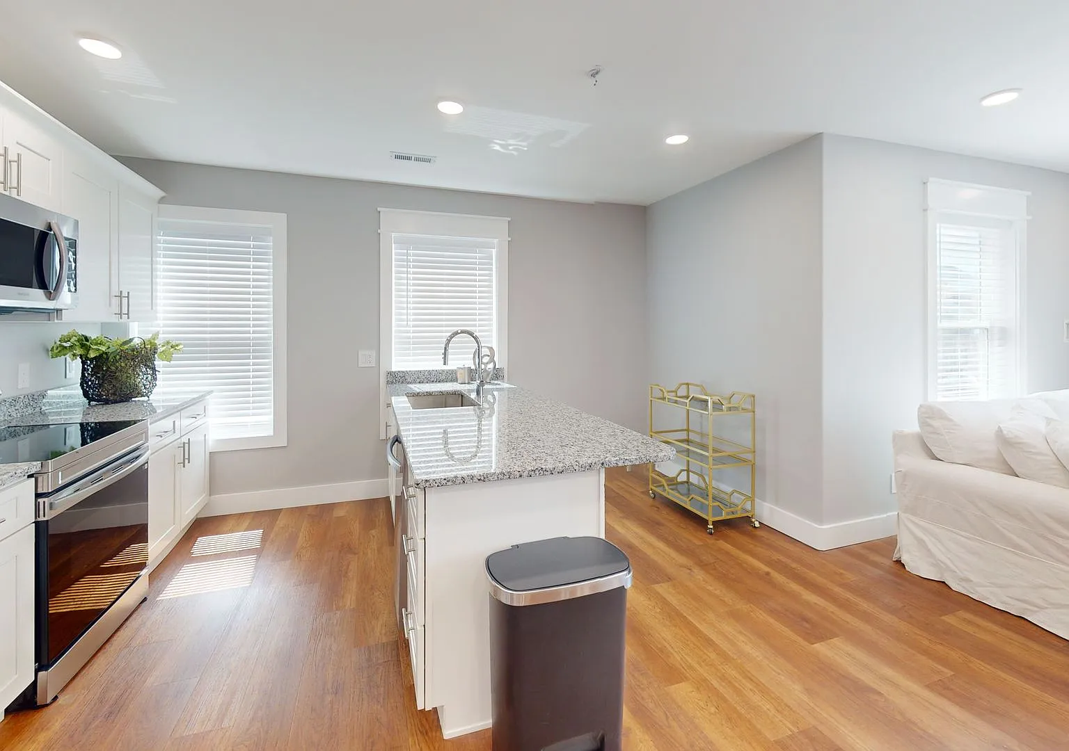 Waitlist for Aug2027Jul2028 Now Open! |5BR/5BA in Fort Sanders | Walk to UTK | Student Friendly — Photo 2