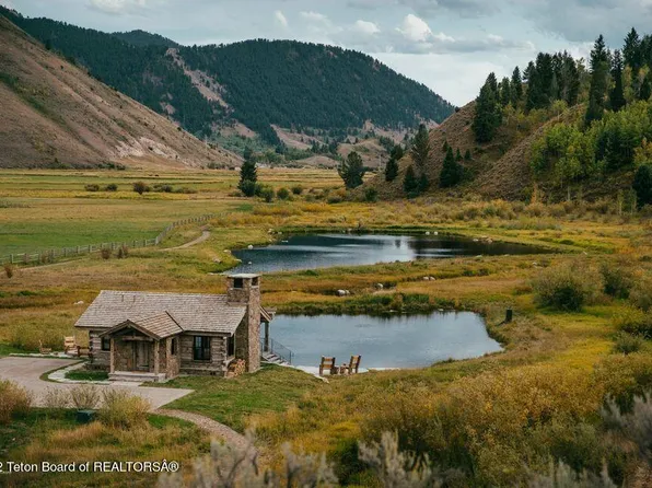 255 Red Tail Butte Rd, Jackson, WY 83001