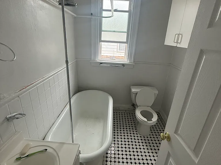 686 Washington Ave #3A — Photo 8