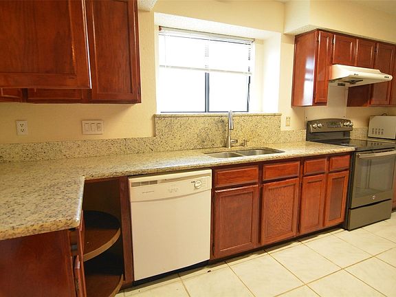 3rd image of 210 W Apollo Rd