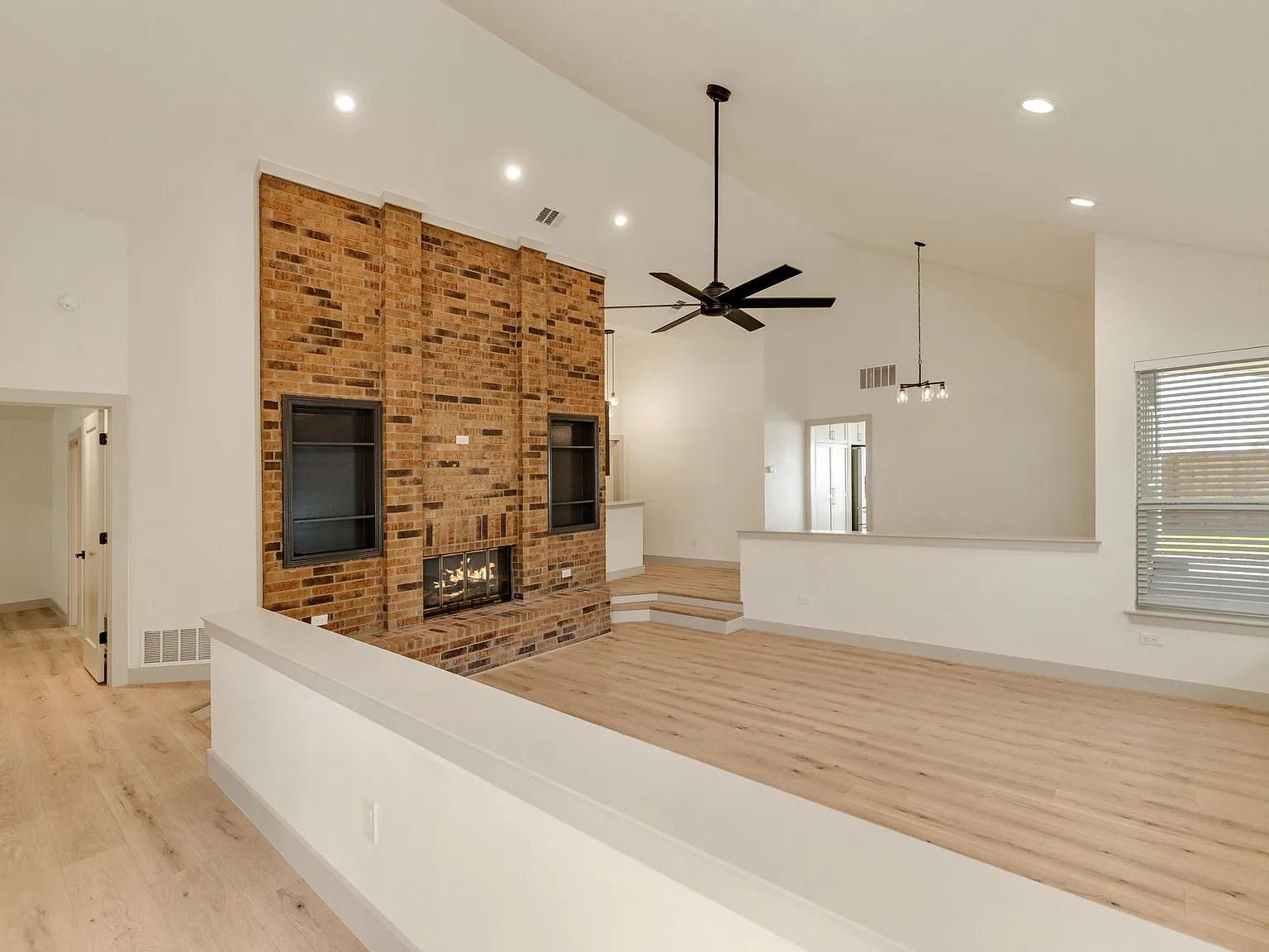 3 bed, 1925 sqft, $3,500 — Photo 4