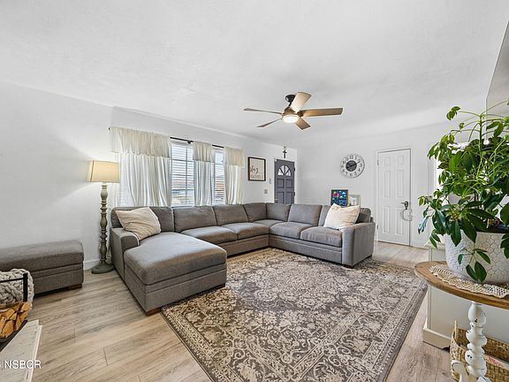 5th image of 506 E Taft St