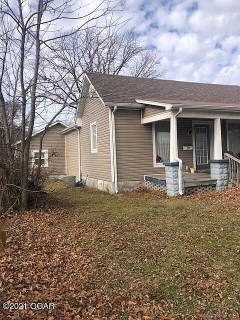 2nd image of 306 S Main St