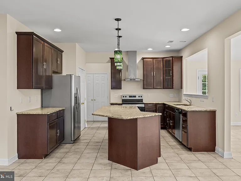 209 Peony Ln — Photo 14