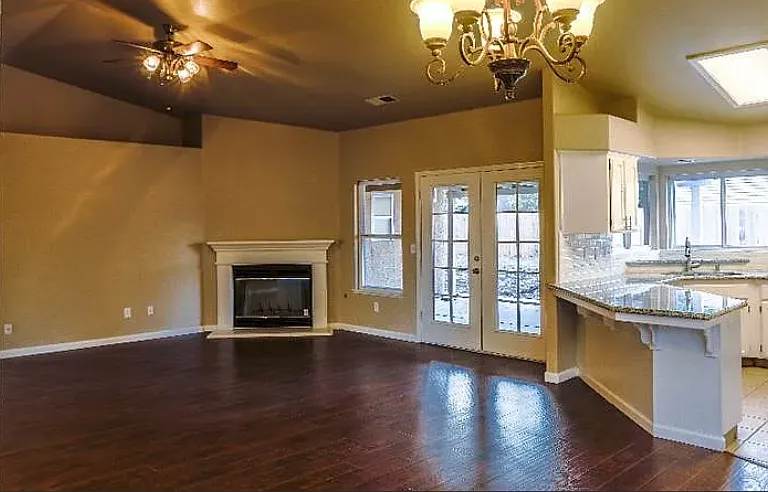 15633 Wooten Ct — Photo 6