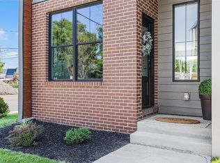 230 E Schwarz St, Edwardsville, IL 62025