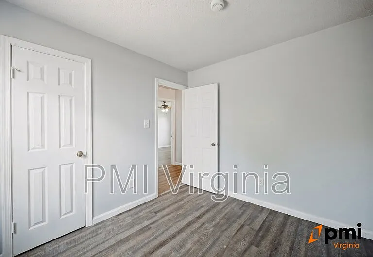 1701 Darrow St — Photo 18