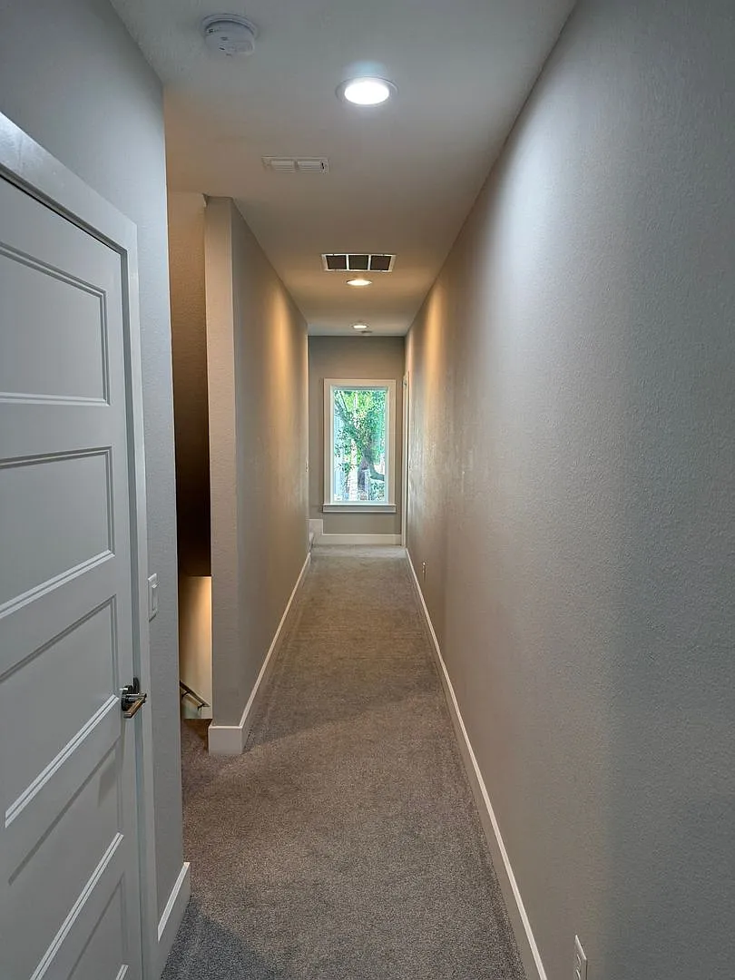 3 bed, 3.5 bath, 2063 sqft, $3,599 — Photo 2
