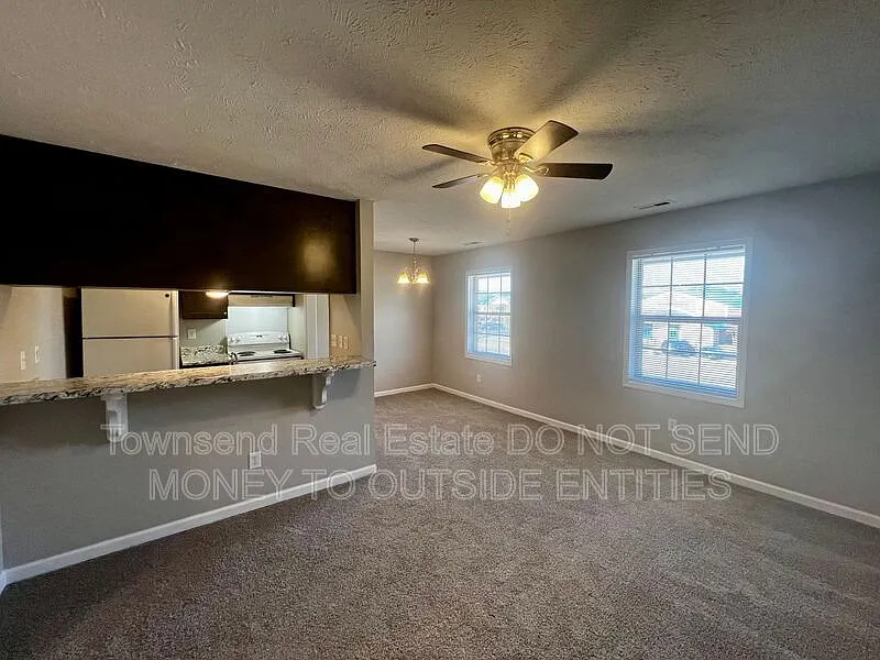 1 bed, 1.0 bath, 950 sqft, $875 — Photo 1
