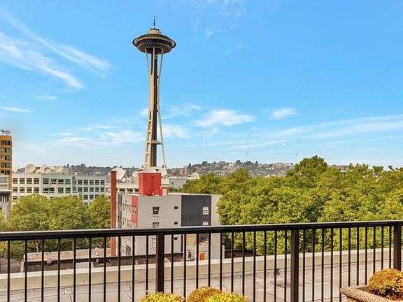Rooftop deck