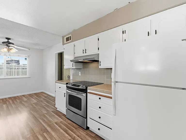 952 W Raymond Rd — Photo 9