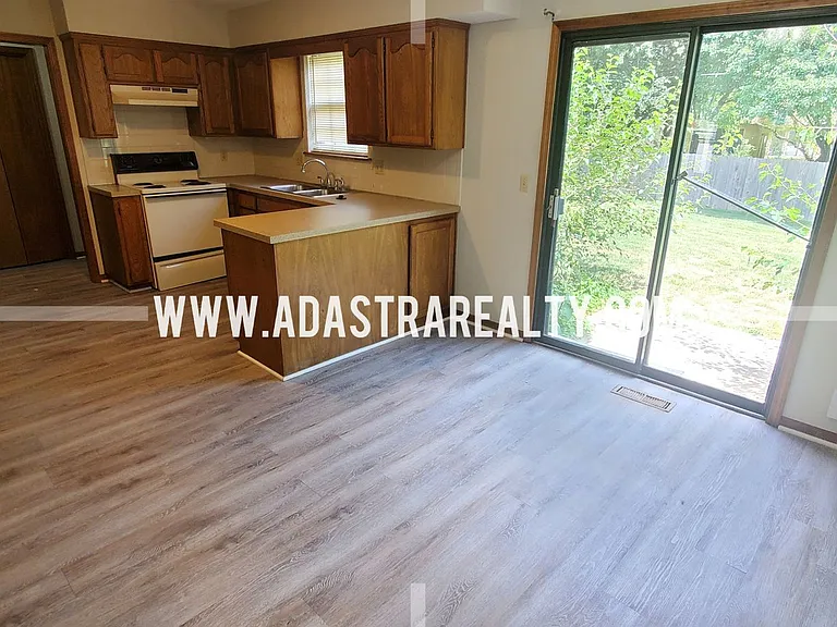 6622 W 149th Ter — Photo 4