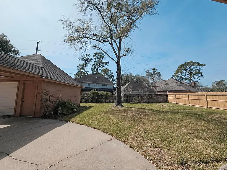 16627 Aldenham Pl — Photo 25