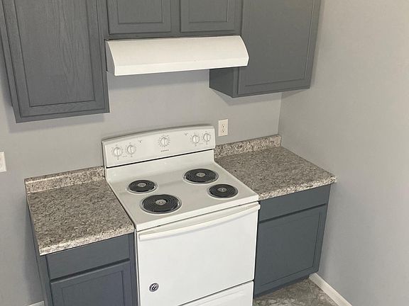 5th image of 436-438 S Napoleon Ave